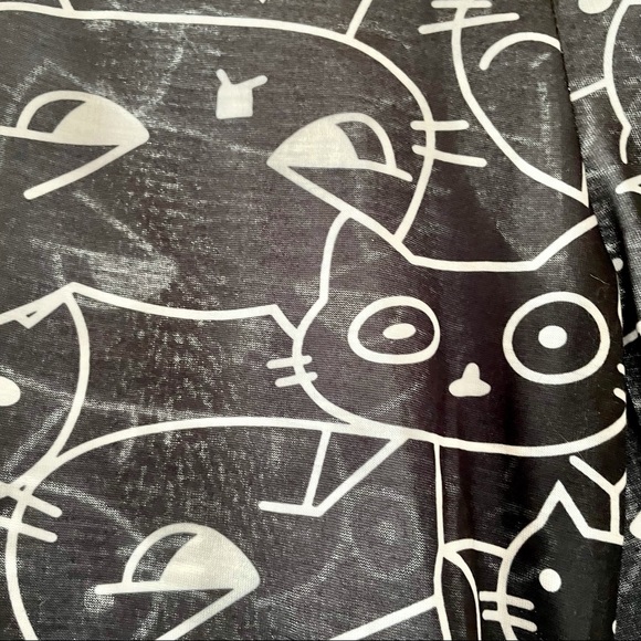 The CAT’S PAJAMA pants, large, $12 - Picture 6 of 12